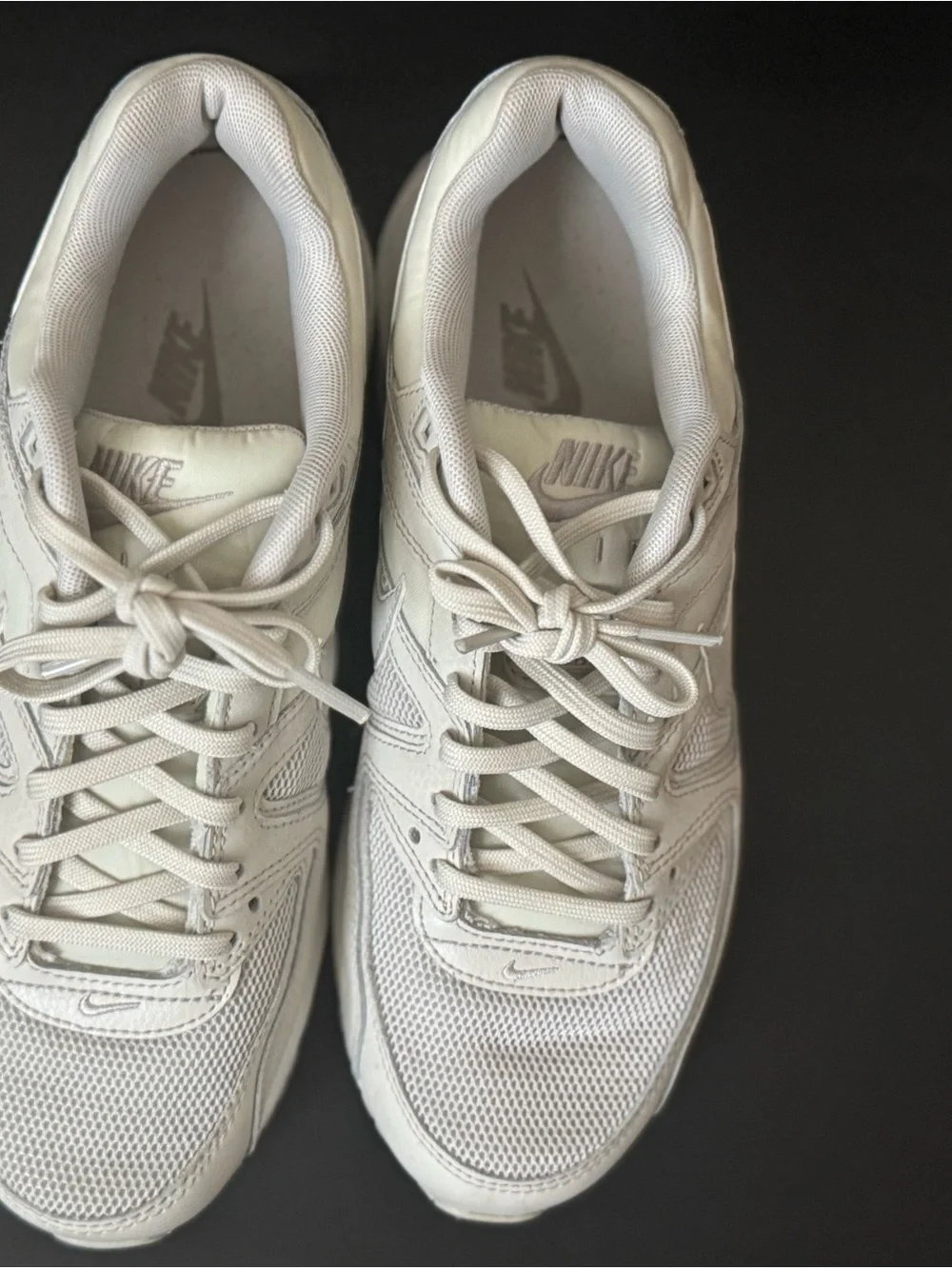 Nike  Air Max women size 8.5 Sneakers  sport shoes in Beige